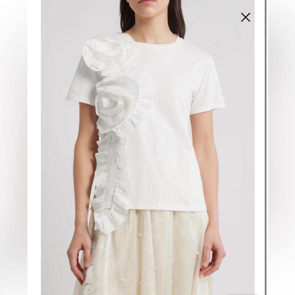 Peony Floral Appliqué Top
NIKKI LUND M